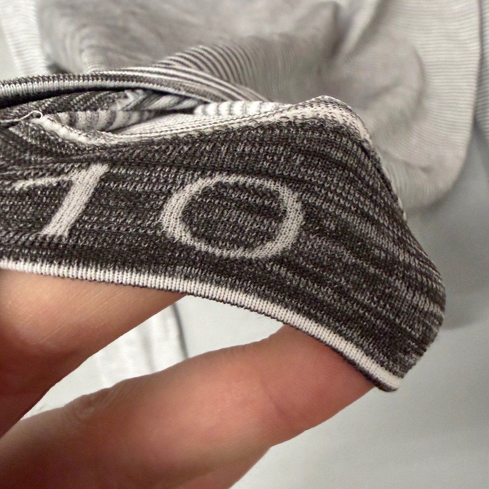 Lululemon Swiftly Tech Long Sleeve Crew Grey White Micro Stripe Size 10 - Picture 3 of 5